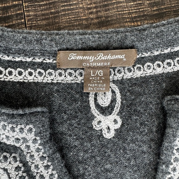 Tommy Bahama Gray Cashmere V-Neck Sweater with White Embroidered Trim - Picture 3 of 4